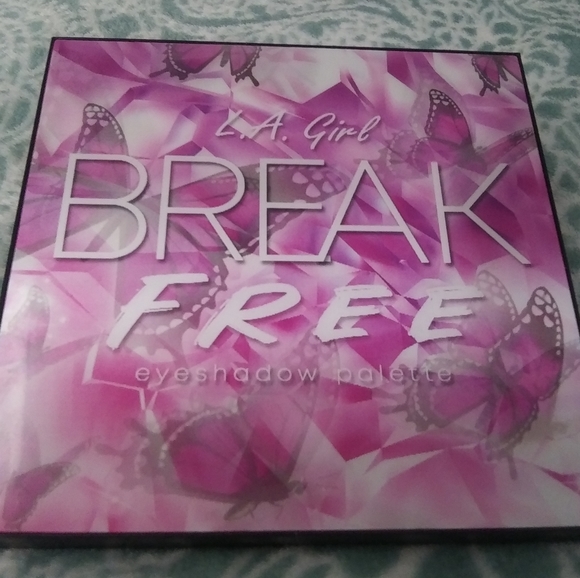 Break Free L A Girl Eyeshadow Palette. - Picture 7 of 8